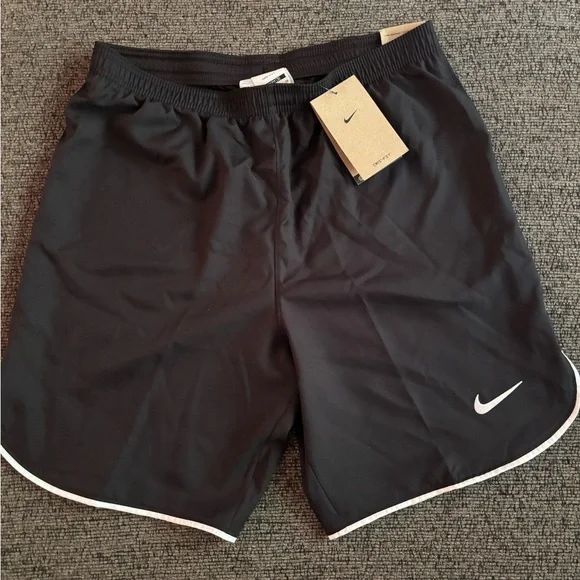 NWT Nike Mens Slim Fit Shorts - Picture 3 of 7